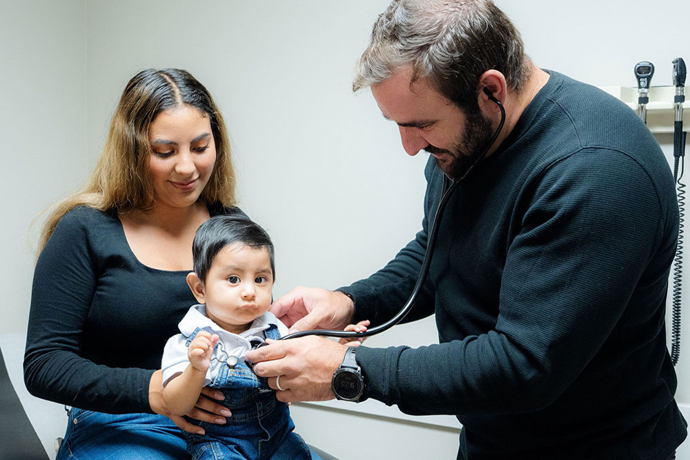 caldera-family-medicine-primary-care primary care provider with male patient